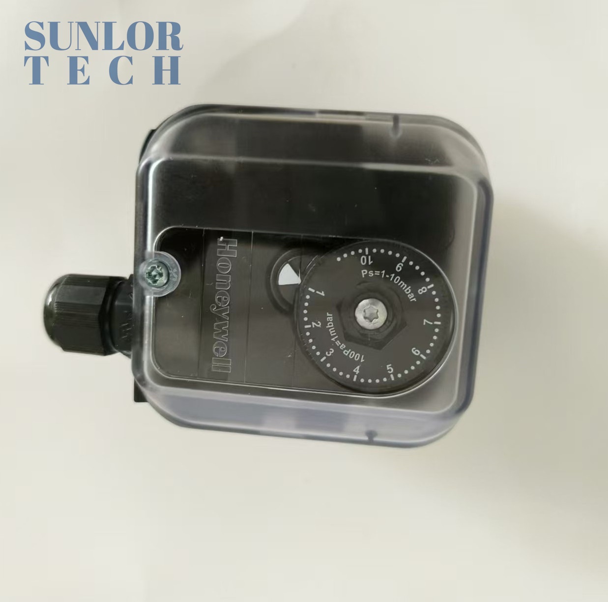 Adjustable gas and air electric pressure switches control valve