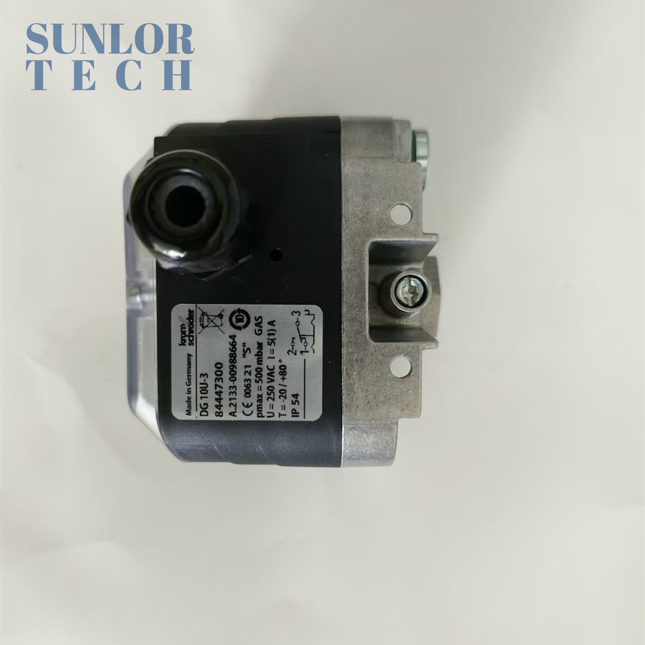 Adjustable gas and air electric pressure switches control valve