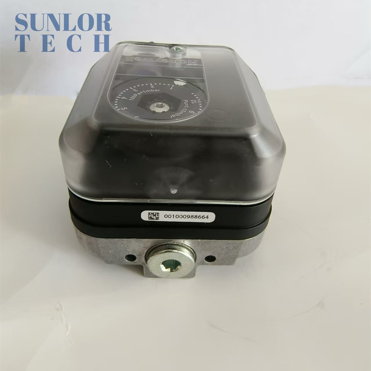 Adjustable gas and air electric pressure switches control valve
