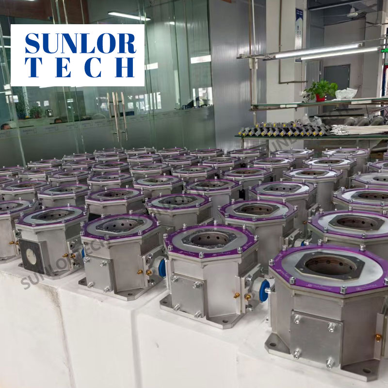 Вот перевод на русский язык:  **Промышленная горелка, саморекуперативная горелка A-MAX, высокоэффективная энергосберегающая рекуперативная горелка мощностью 15–250 кВт.**